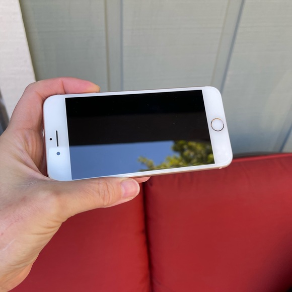 Like New iPhone 8 - Picture 9 of 9